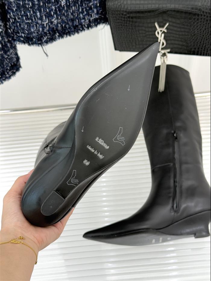 20251128174315887 470